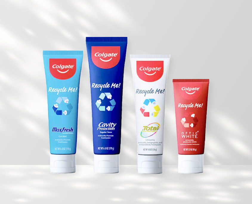 年輕女士正在刷牙