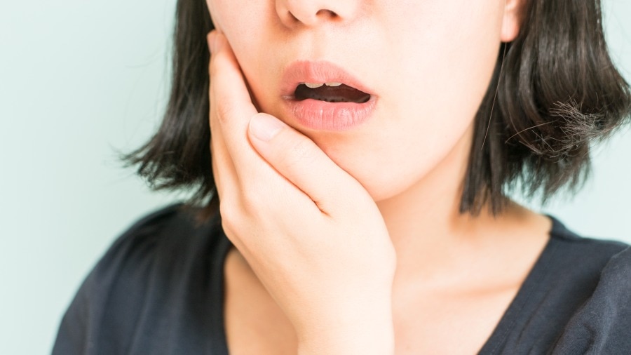 為何會出現牙齦癢的症狀？