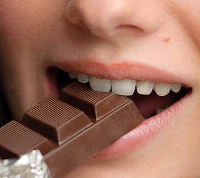 為何吃甜食會牙齒酸 - 高露潔台灣