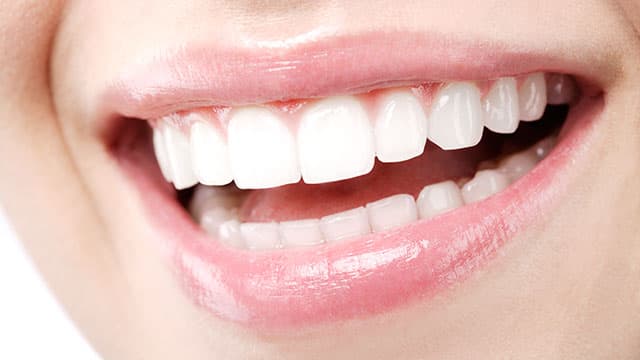 展露白皙健康牙齒的微笑 - 了解牙齒琺瑯質	